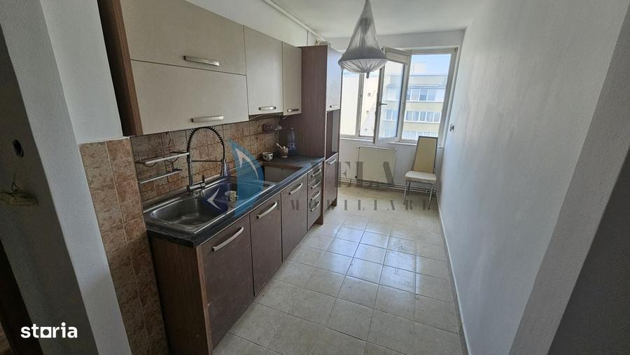 Apartament cu 3 camere decomandat în Tudor