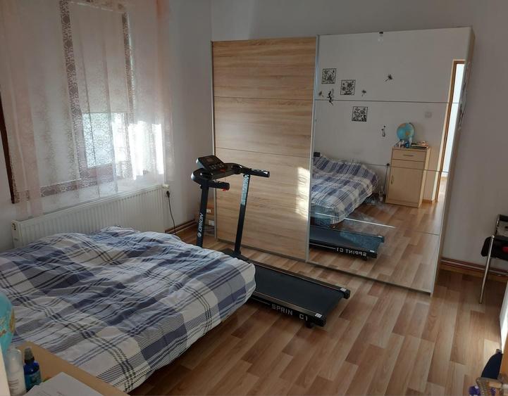 Casă cu 4 camere în Exterior Vest