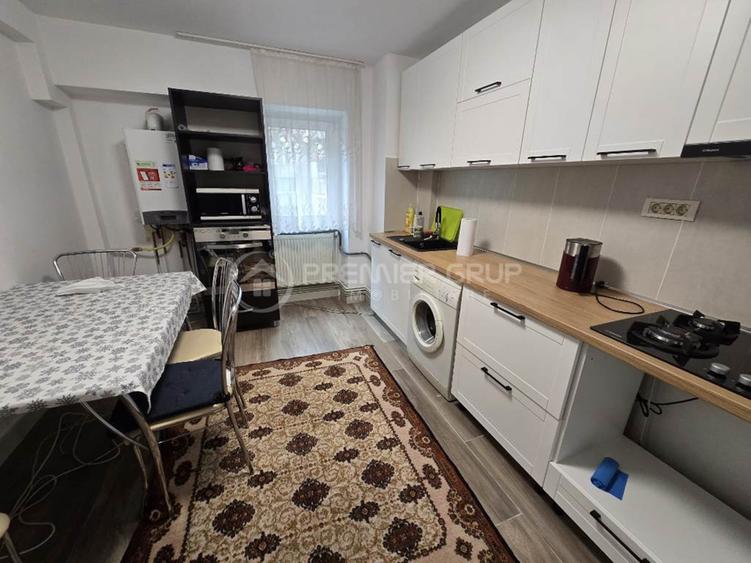 Apartament cu 3 camere decomandat în Păcurari