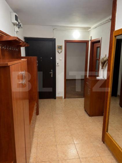 Apartament cu 3 camere decomandat, mobilat în Florilor