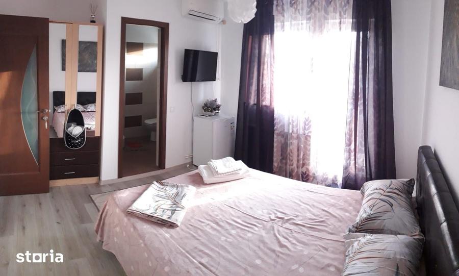 Casă cu 8 camere decomandat cu Teren 250 Mp în Nord
