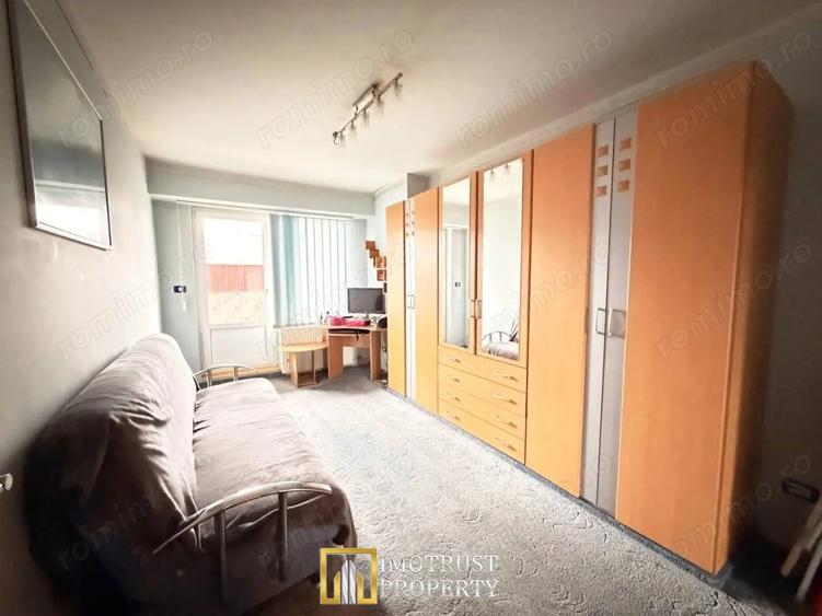 Apartament cu 3 camere decomandat, mobilat în Central
