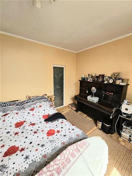 Casă individuală cu 5 camere cu Canalizare în Ultracentral
