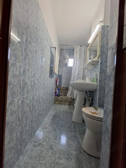 Apartament cu 3 camere semidecomandat în Spitalul Județean
