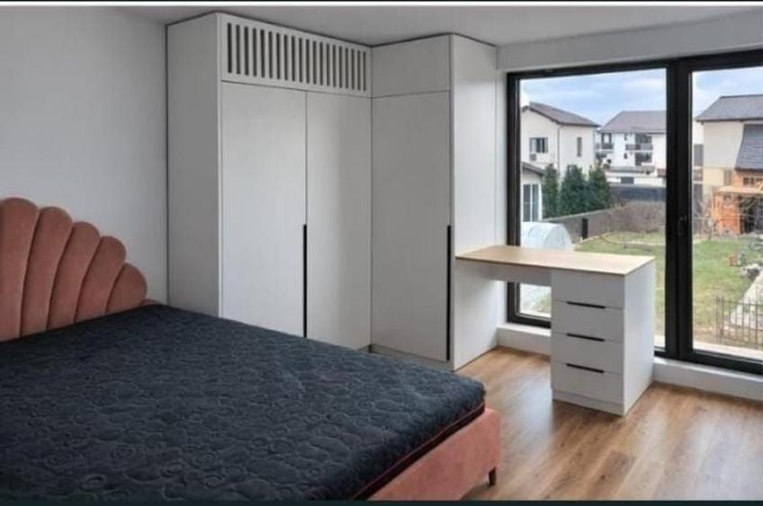Casă individuală cu 4 camere cu Canalizare în Central
