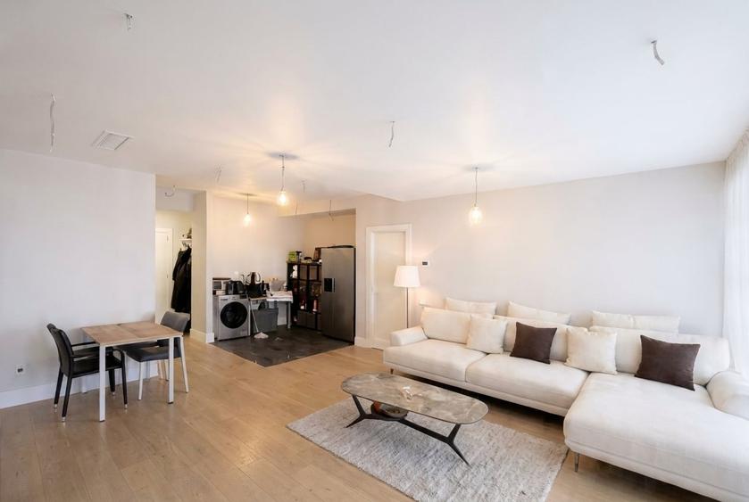 Apartament cu 4 camere semidecomandat, mobilat în Pipera