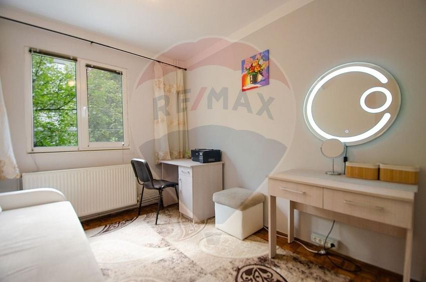 Apartament cu 3 camere semidecomandat, mobilat în Gheorghe Lazăr