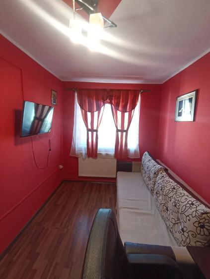 Apartament cu 2 camere nedecomandat în Simeria
