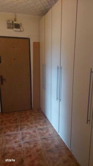 Apartament cu 3 camere în Mircea cel Bătrân