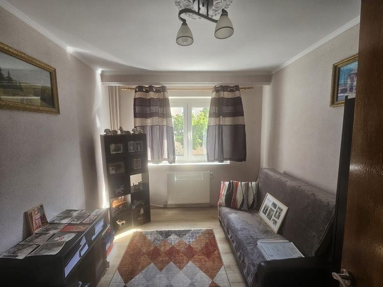 Apartament cu 4 camere decomandat în Exercițiu