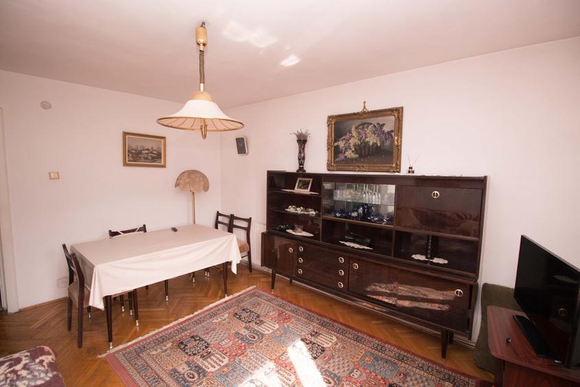 Apartament cu 4 camere decomandat, mobilat în Central