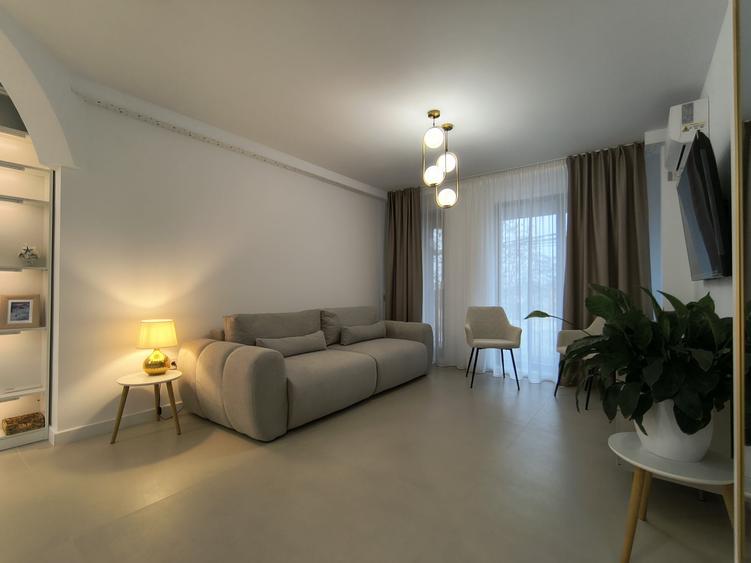 Apartament cu 3 camere decomandat, mobilat în Stadion