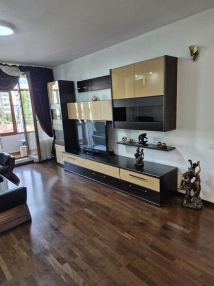 Apartament cu 2 camere semidecomandat, mobilat în Bucur Obor