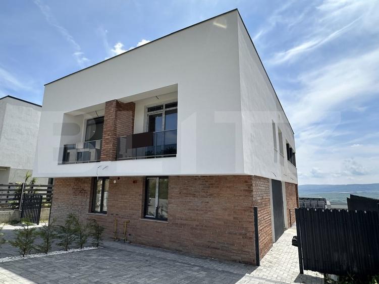 Duplex cu 5 camere cu Canalizare în Iris