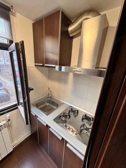 Apartament cu 2 camere decomandat în Micro 21