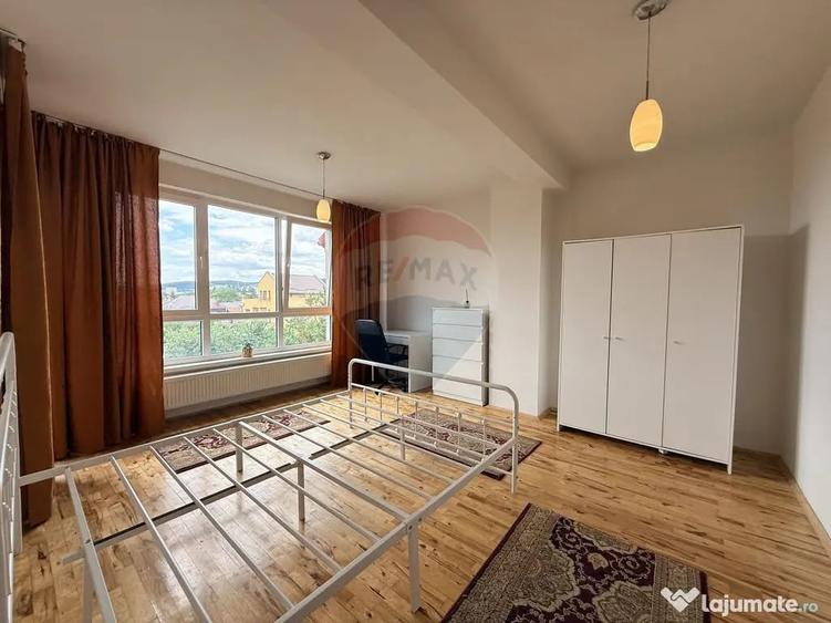 Casă cu 5 camere cu Teren 100 Mp în Florești
