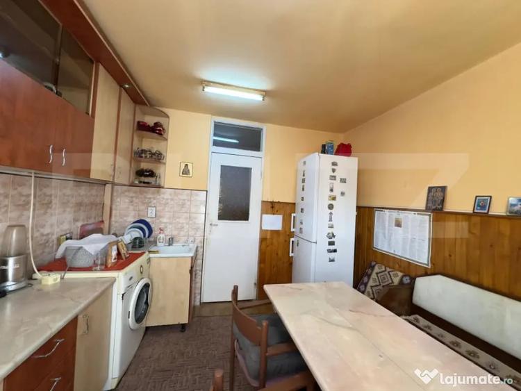 Apartament de vanzare cu 3 camere 66 mp, 2 balcoane zon - 2