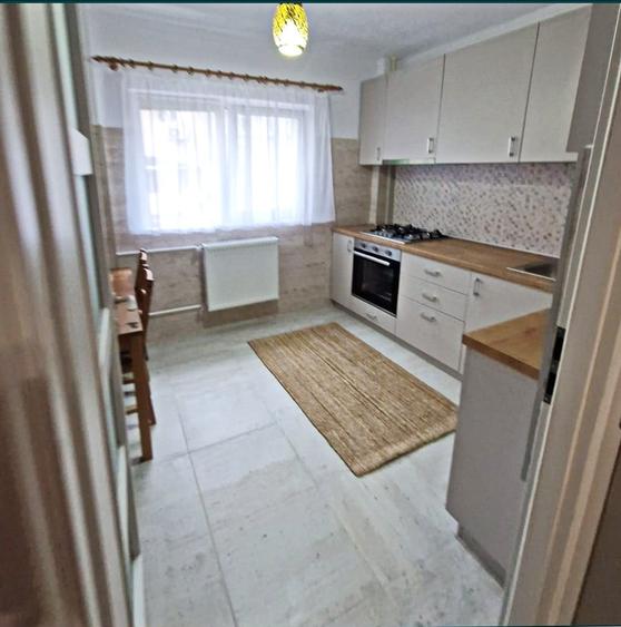 Apartament cu 2 camere decomandat în Polonă