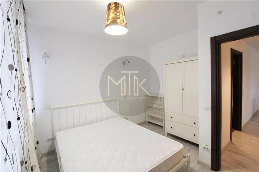 Apartament cu 3 camere semidecomandat, mobilat în Iancu Nicolae