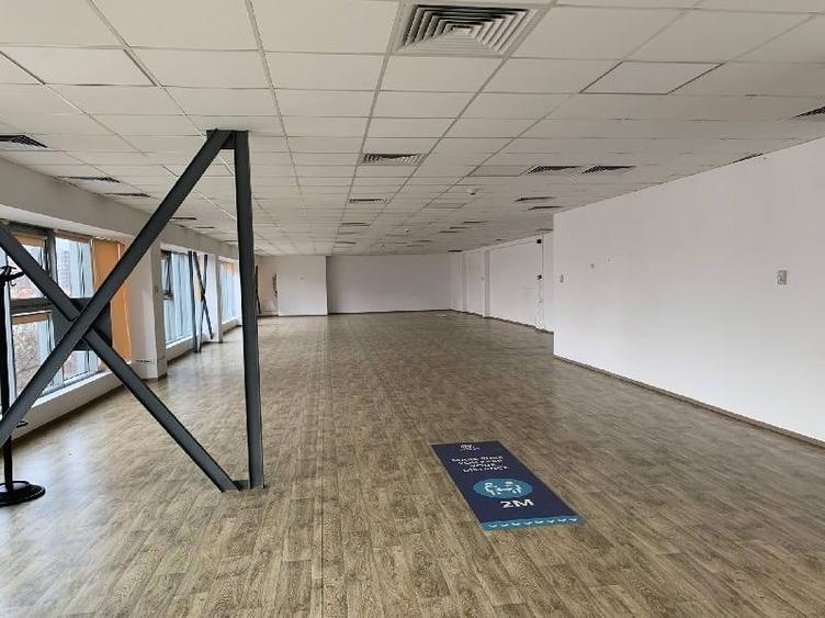 Birou, de 536 mp, în P-ta Presei Libere