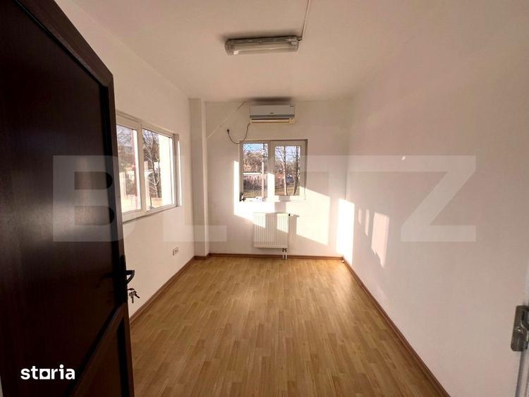 Casă cu 7 camere cu Teren 1342 Mp în Central