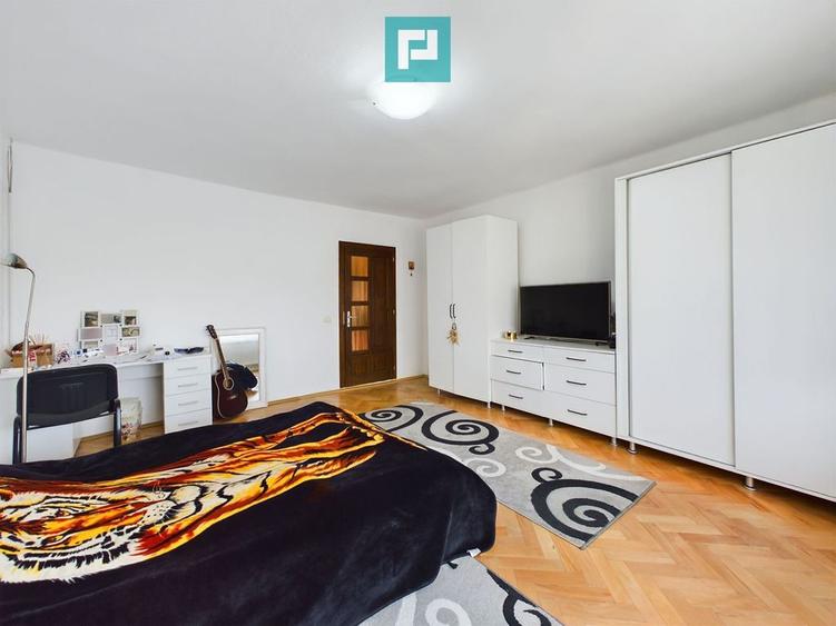 Casă cu 5 camere cu Teren 389 Mp în Central