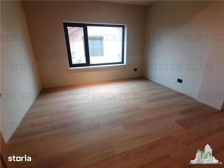 Casă cu 5 camere cu Teren 400 Mp în Aviației