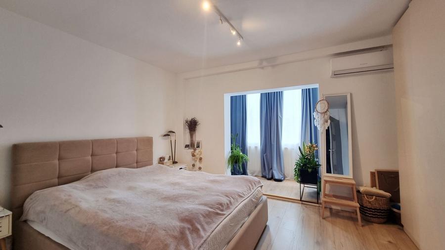 Apartament cu 3 camere decomandat, mobilat în Decebal