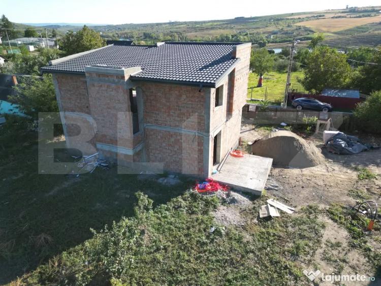 Casă cu 4 camere cu Teren 500 Mp în Dorobanți