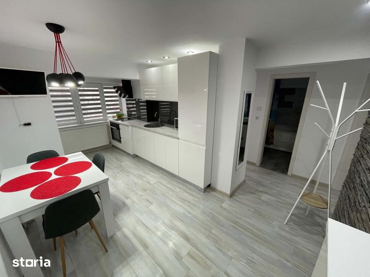 Apartament cu 2 camere decomandat în Micro 17