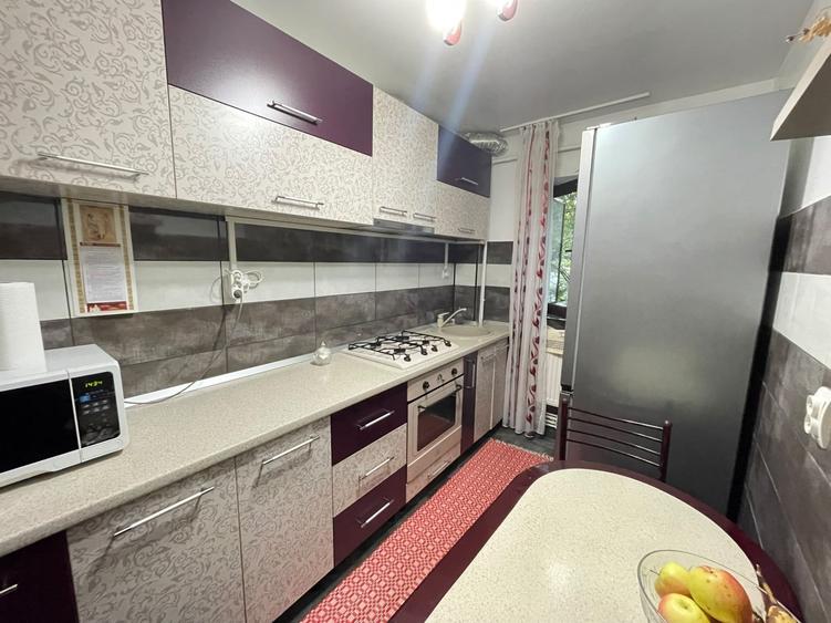 Apartament cu 2 camere semidecomandat, mobilat în Baza 3