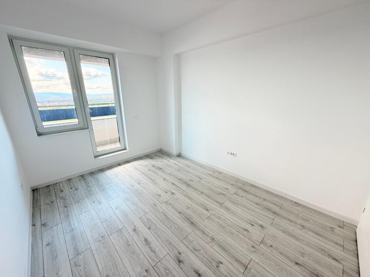 Penthouse cu 4 camere decomandat în Galata