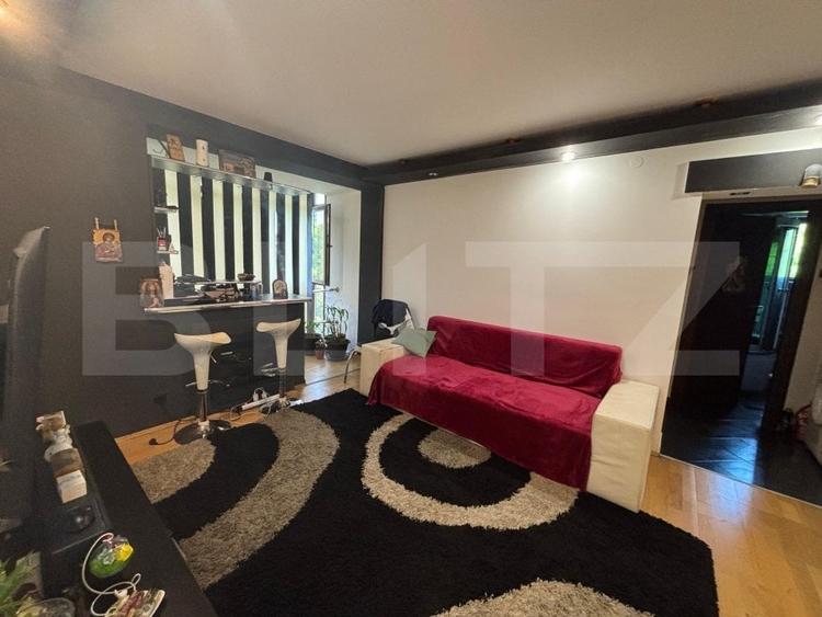 Apartament cu 2 camere semidecomandat, mobilat în Aleea Trandafirilor