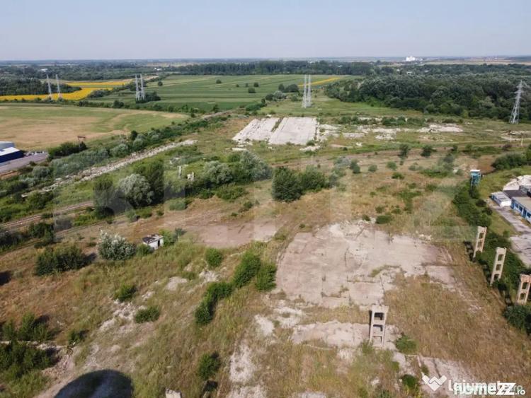 Teren de 28760 mp, în Central