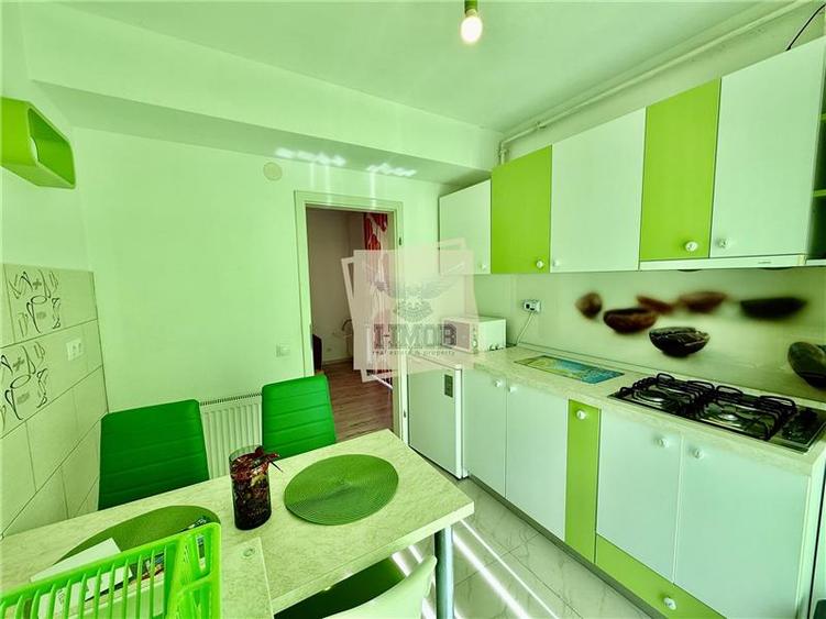 Apartament cu 2 camere semidecomandat, mobilat în Aeroport