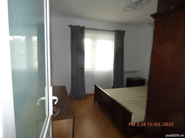 Apartament cu 4 camere decomandat în Horezu