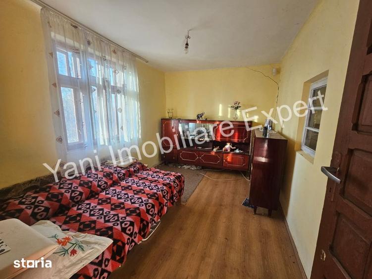 Casă cu 3 camere cu Teren 3378 Mp în Bârla