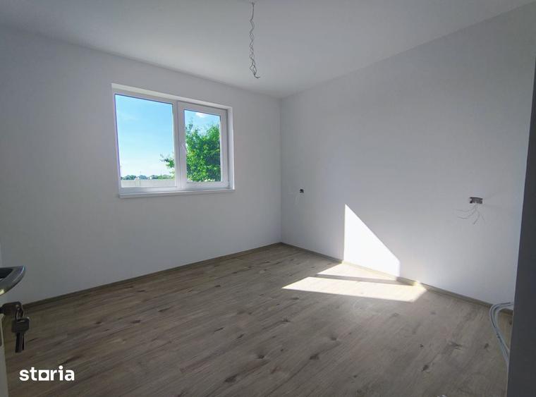 Casă cu 5 camere cu Teren 345 Mp în Malu Mare
