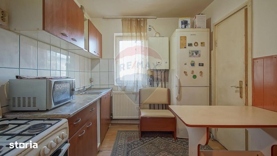 Apartament cu 4 camere în Stupini
