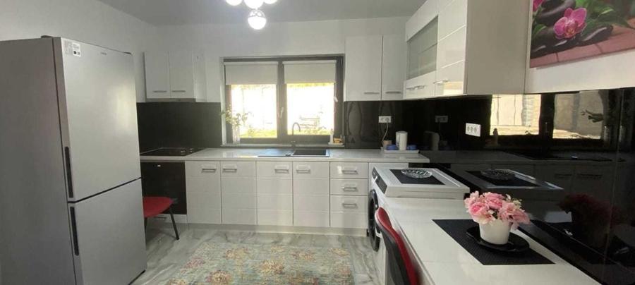 Casă cu 4 camere în Șcheia