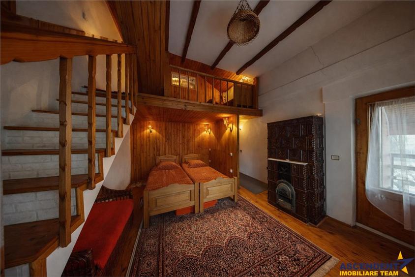 Proprietate rustica la 1 km de Castelul Bran:Doua unitati du - 5