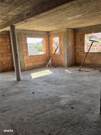 Casa parter si etaj la rosu ,Recas - 10