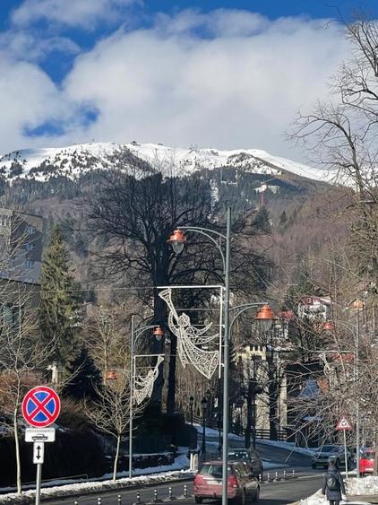 Apartament cu 2 camere decomandat, mobilat în Sinaia