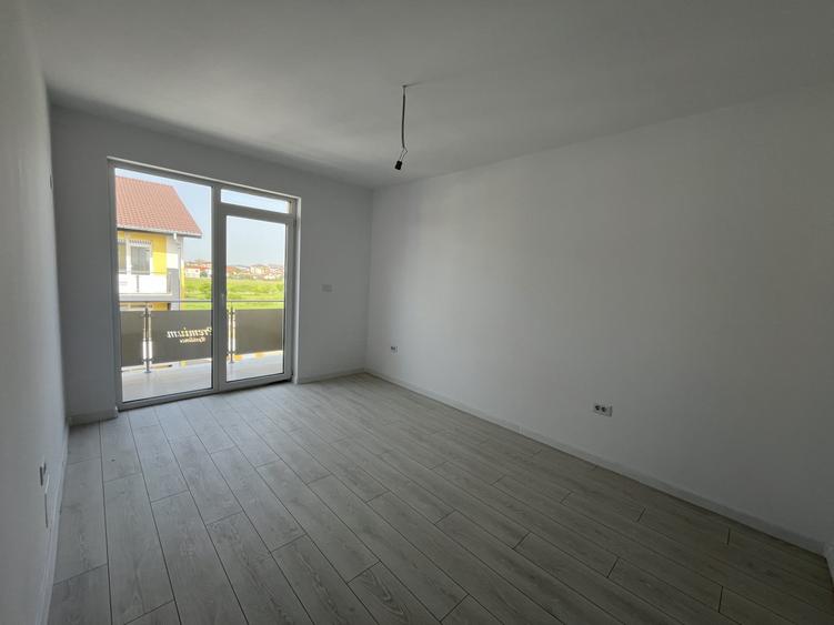 Apartament cu 3 camere decomandat în Giroc