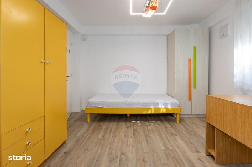 Apartament cu 3 camere decomandat în Central