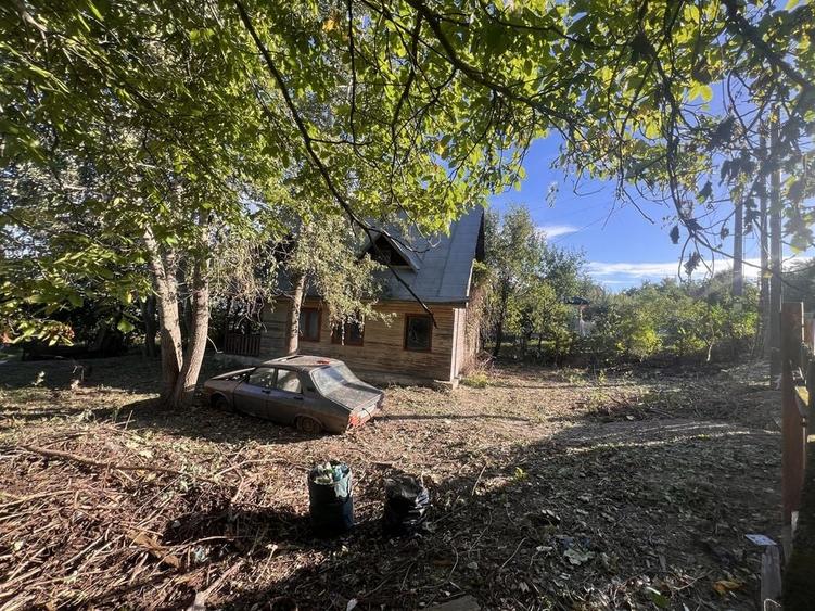 Casă cu 4 camere cu Teren 500 Mp în Păun