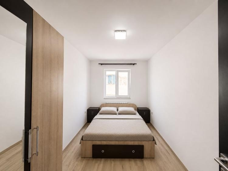 Apartament cu 3 camere decomandat, mobilat în Cetate