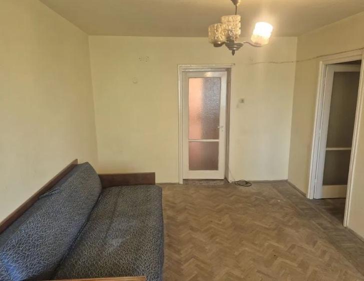 Apartament cu 2 camere semidecomandat, mobilat în Pantelimon