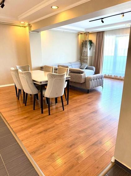 Apartament cu 3 camere semidecomandat, mobilat în Iancu Nicolae