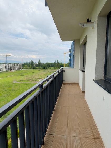 Apartament cu 2 camere semidecomandat în Tractorul